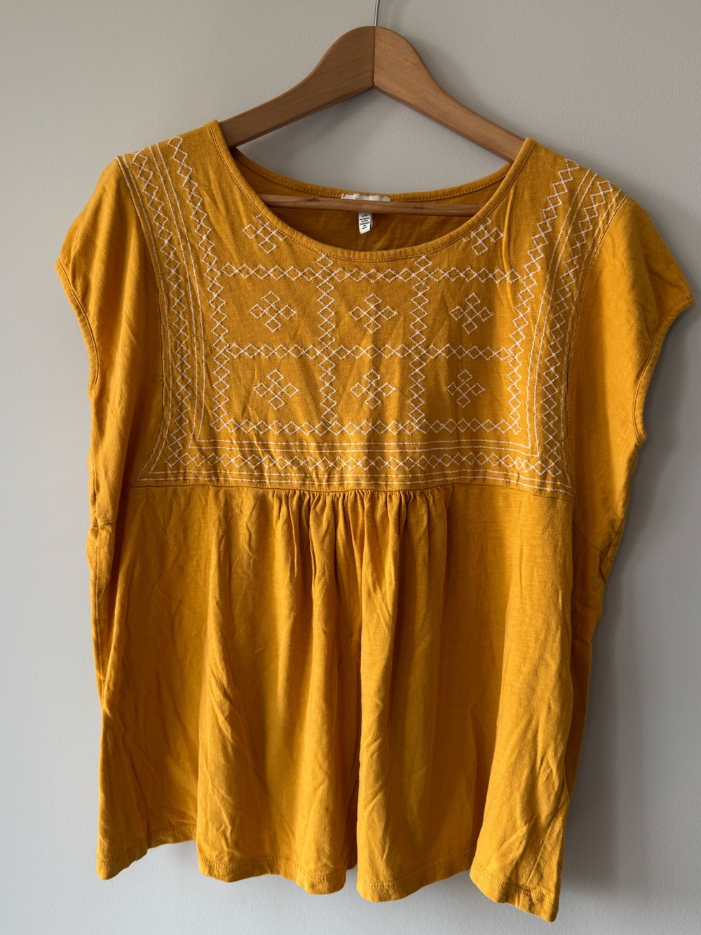 (L) Ella Moss Mustard Embroidered Scoop-Neck Top